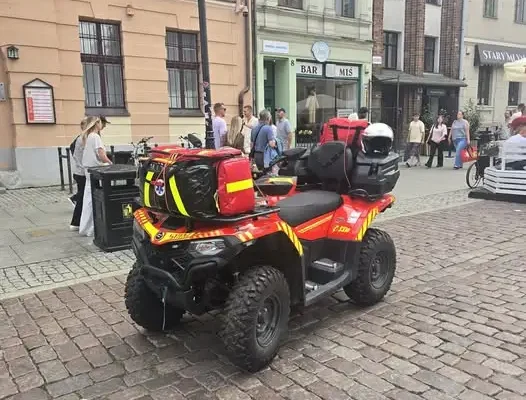 Toruń: quad OSP Bielawy patroluje starówkę podczas AirShow