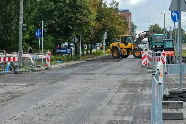 Remont ul. Kościuszki w Toruniu: frezowanie zakończone, czas na studzienki i asfalt