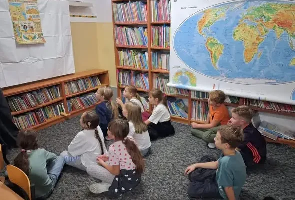 Mali podróżnicy z Osówki odkrywali starożytny Egipt podczas warsztatów w bibliotece