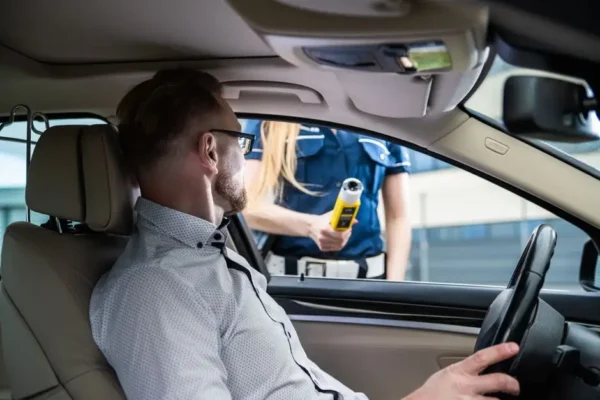 Toruń: 37-latek z ponad promilem alkoholu na hulajnodze elektrycznej. Mandat 2500 zł