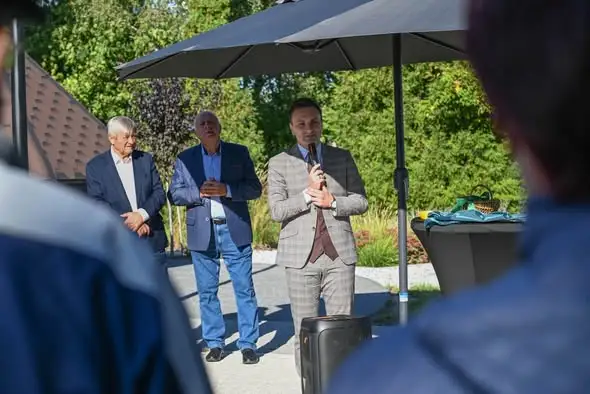 Przystań Pluskowęsy w gminie Chełmża już otwarta – nowe miejsce dla seniorów