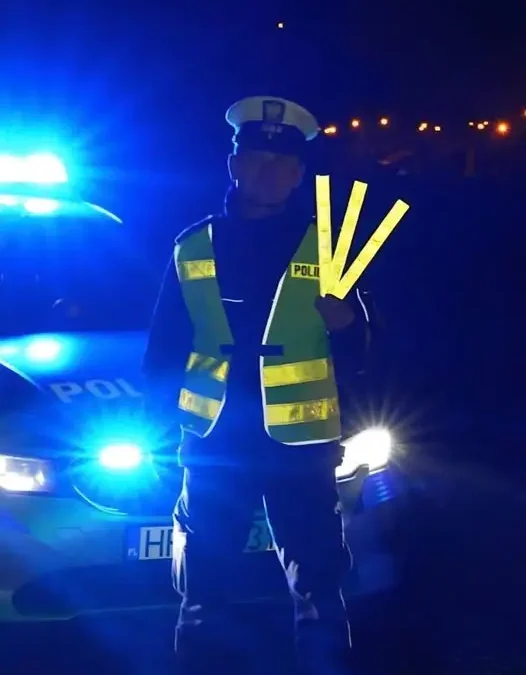Toruńska policja przypomina: noś odblaski, bądź widoczny na drodze
