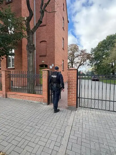 Policja w Toruniu wzmacnia bezpieczeństwo wokół szkół i apeluje o rozwagę