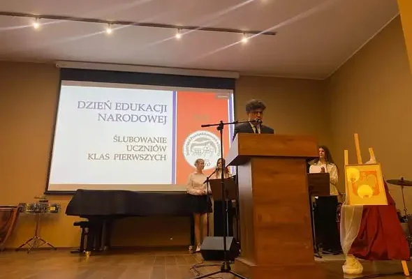 Ślubowanie pierwszoklasistów i Dzień Edukacji Narodowej w ZSP Chełmża
