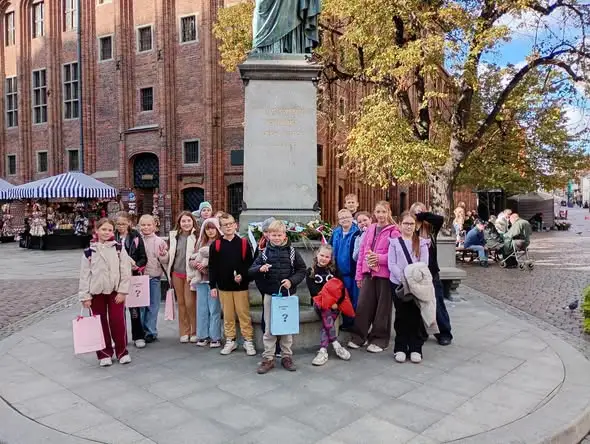 Czwartoklasiści z Chełmży odkrywali Toruń: ekologia i słodkie rękodzieło