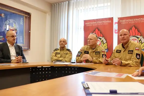 Toruń: strażacy ochotnicy z elektroniczną legitymacją. Rusza system mLegitymacja OSP
