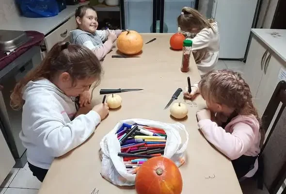 Dyniowa magia i własnoręczne pizze w świetlicy w Młyńcu Pierwszym